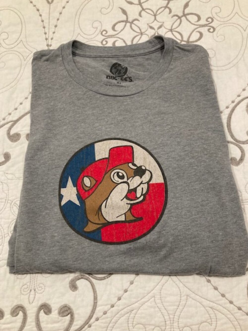 Buc-ees Tee -size large